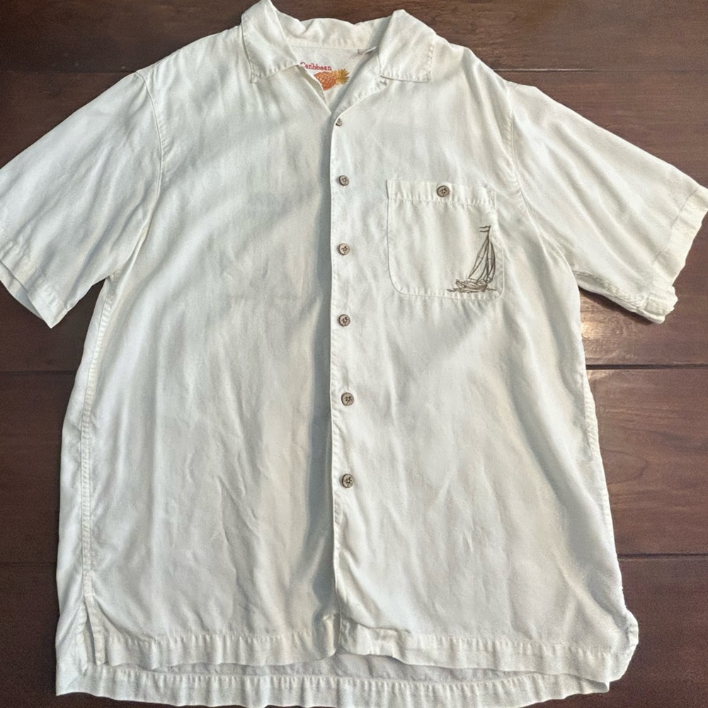 Men’s button down shirt sleeve size-Large excellent-condition